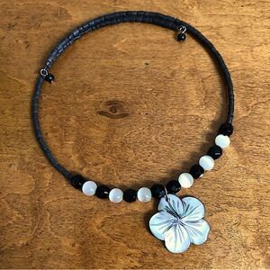 EUC VTG Tropical Stone & Acrylic Beaded Wrap / Coil Choker with Shell Pendant